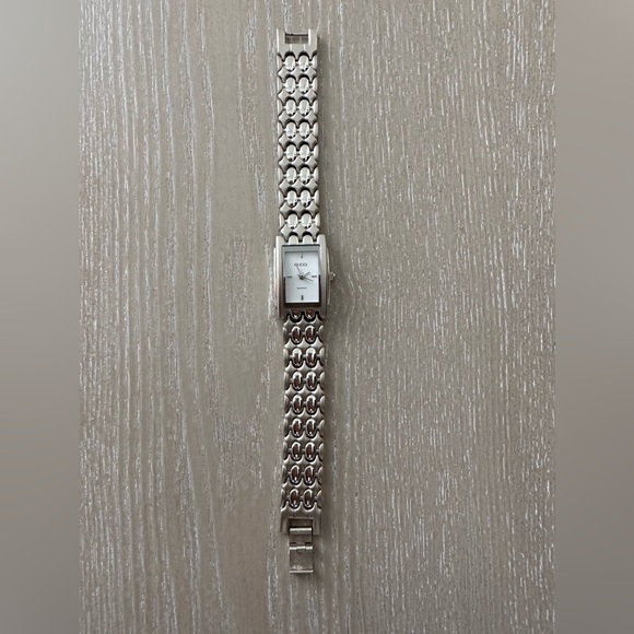 Gucci Watch - Picture 1 of 2